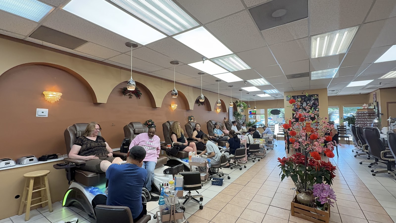 LC Nail Salon Colorado Springs CO logo